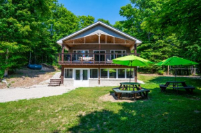 7-bed W Starlink , V-ball Near Beach!